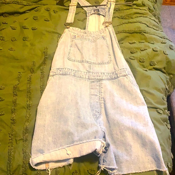 GAP Pants - Denim overall shorts